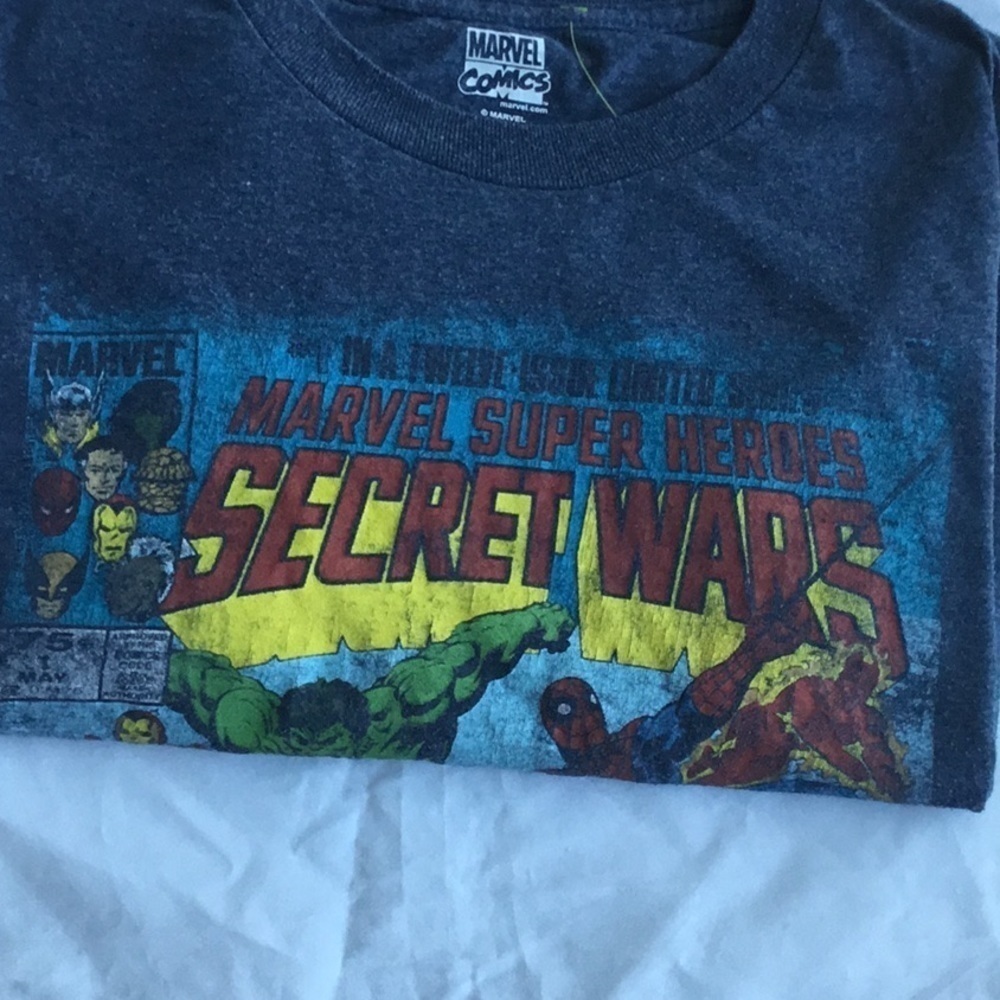 #1IN‎ A TWELVE LIMITED SERIES MARVEL SUPERHERO SECRET WARS TEES SIZE LARGE - Picture 5 of 6